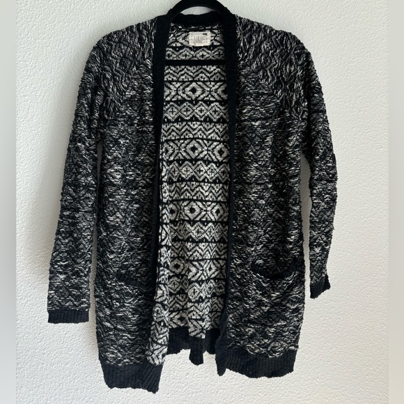 Women’s Long Sleeved Open Front Knit Cardigan - Picture 1 of 9